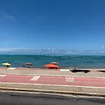 Apê com 2 quartos com ar condicionado na linda praia de Jatiúca